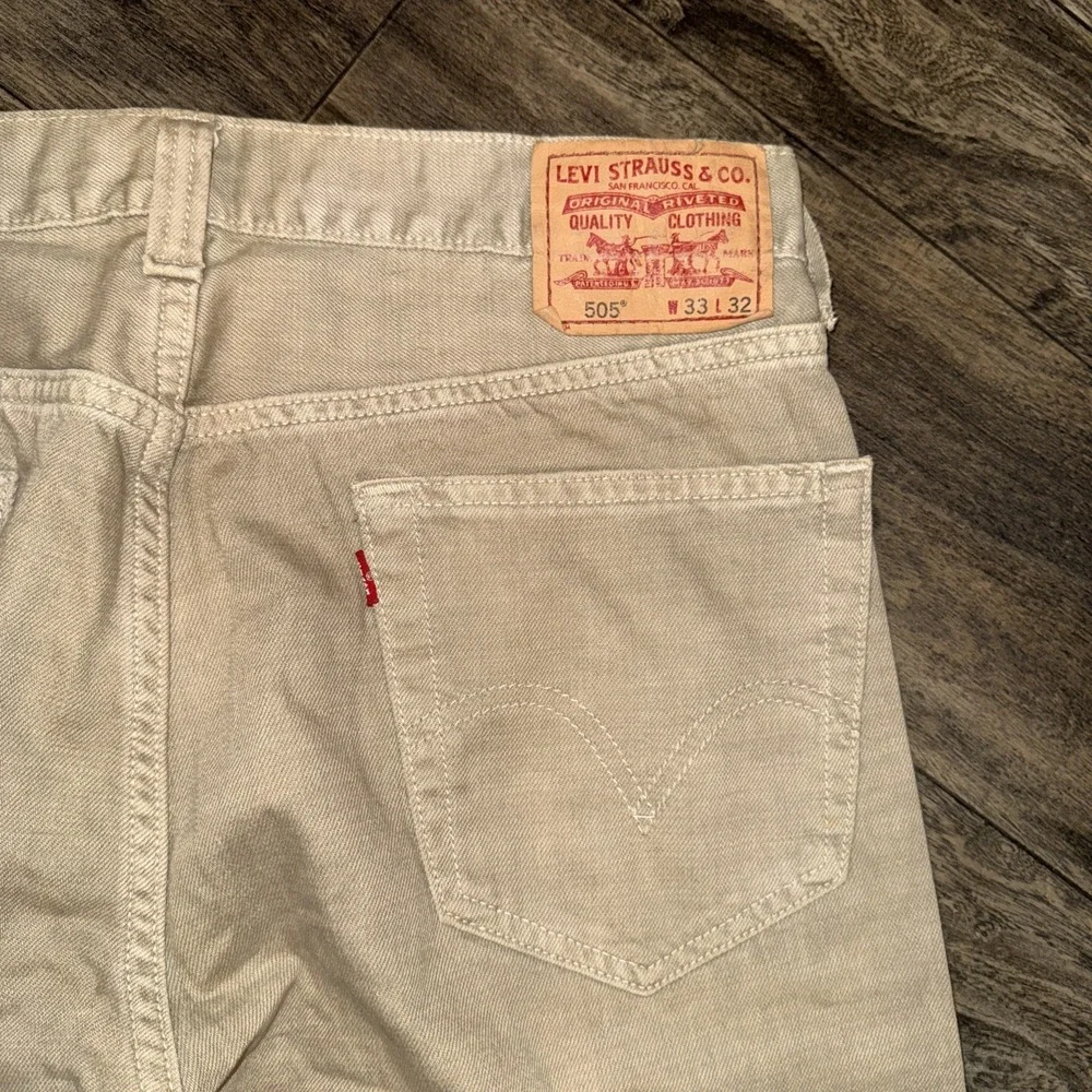 Vintage Levi's 505 Regular Fit Straight Leg Beige Men's Size 33x32 Denim Y2K